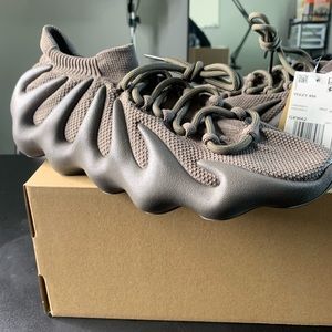 YEEZY 450 CINDER 9.5